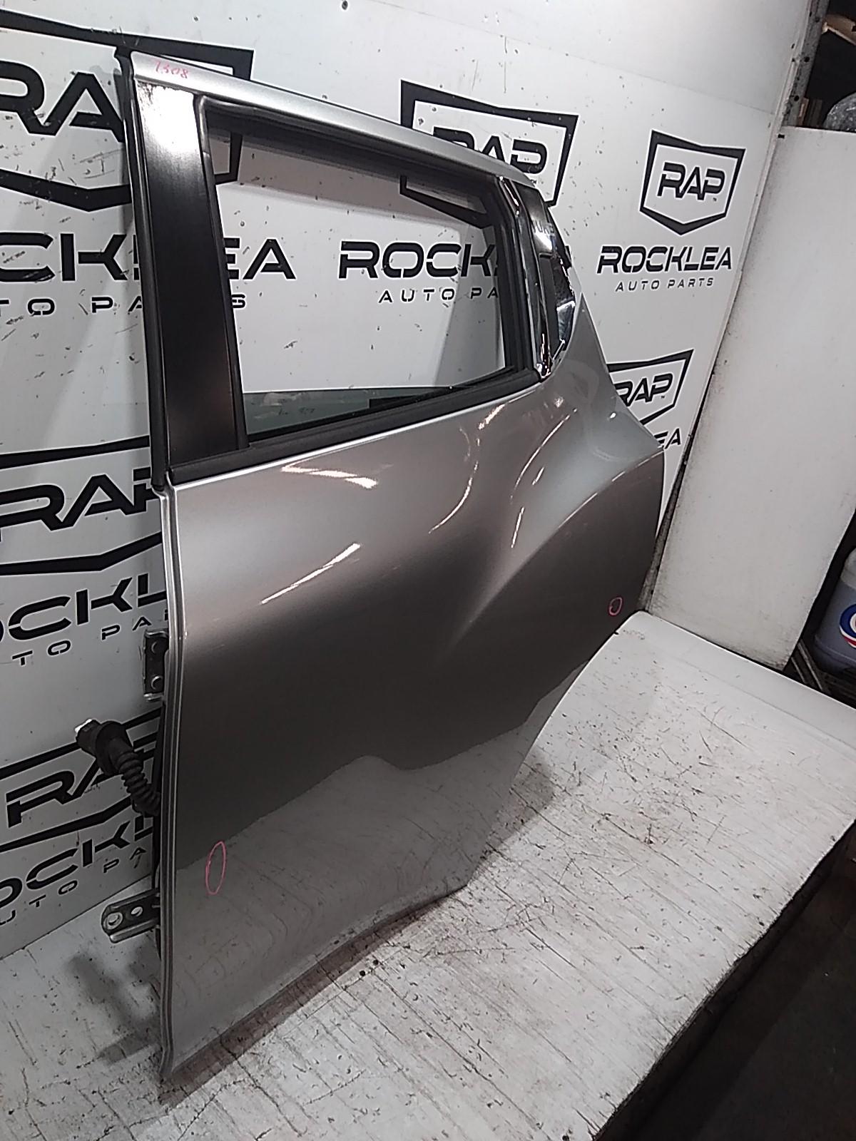 View Auto part Left Rear Door/Sliding Nissan Juke 2015