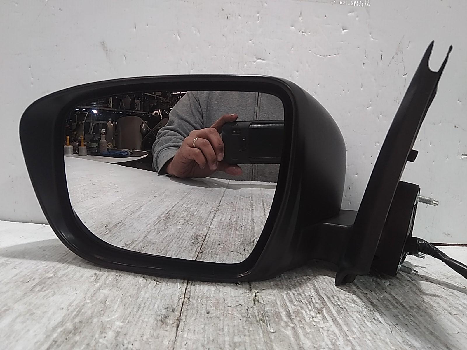 View Auto part Left Door Mirror Nissan Juke 2015