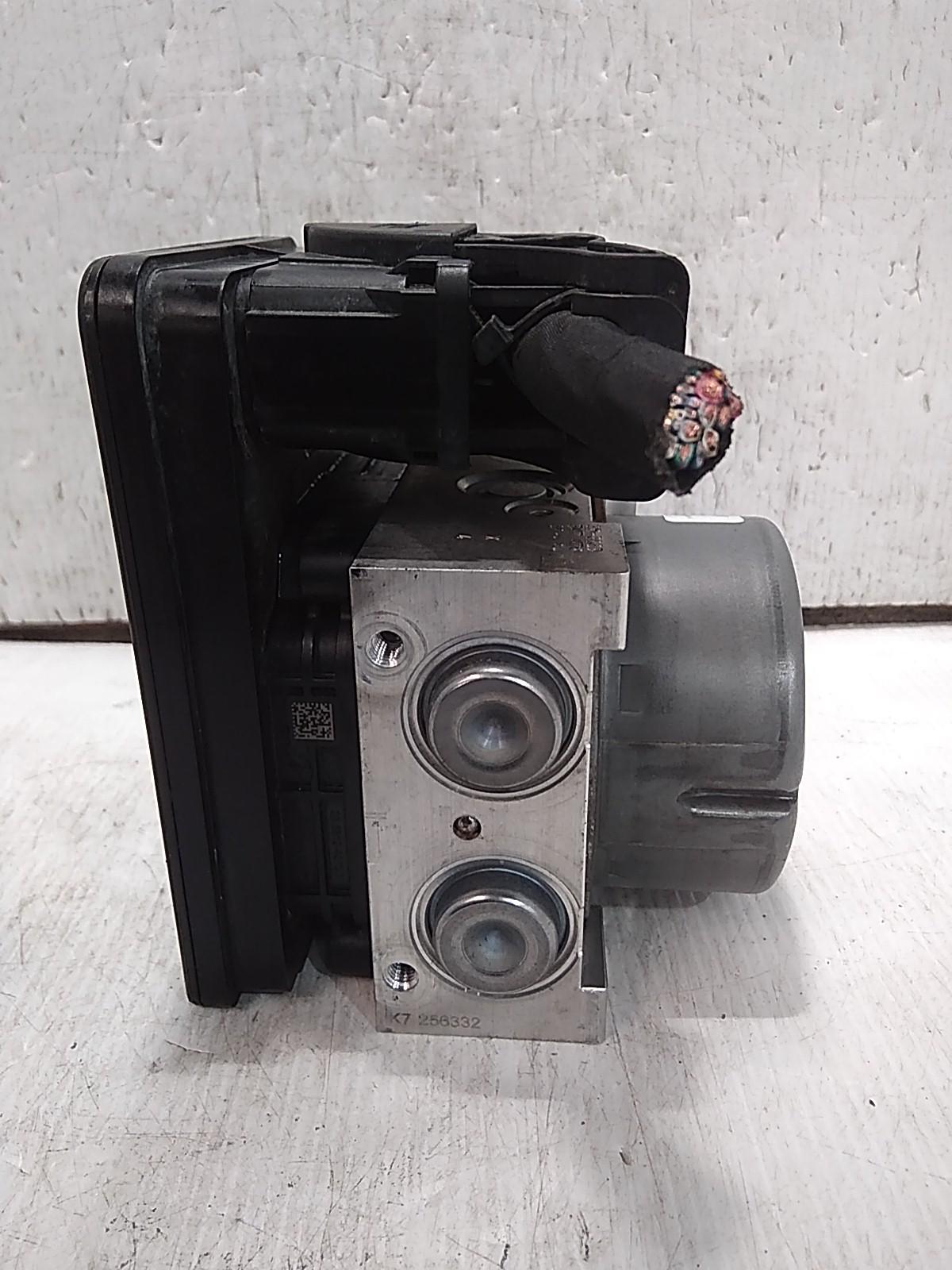 2018 Holden Equinox Abs Pump/Modulator View Auto part Abs Pump/Modulator Holden Equinox 2018