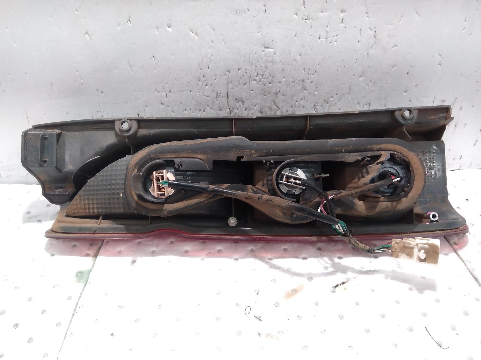 2007 Toyota Hiace Right Taillight View Auto part Right Taillight Toyota Hiace 2007