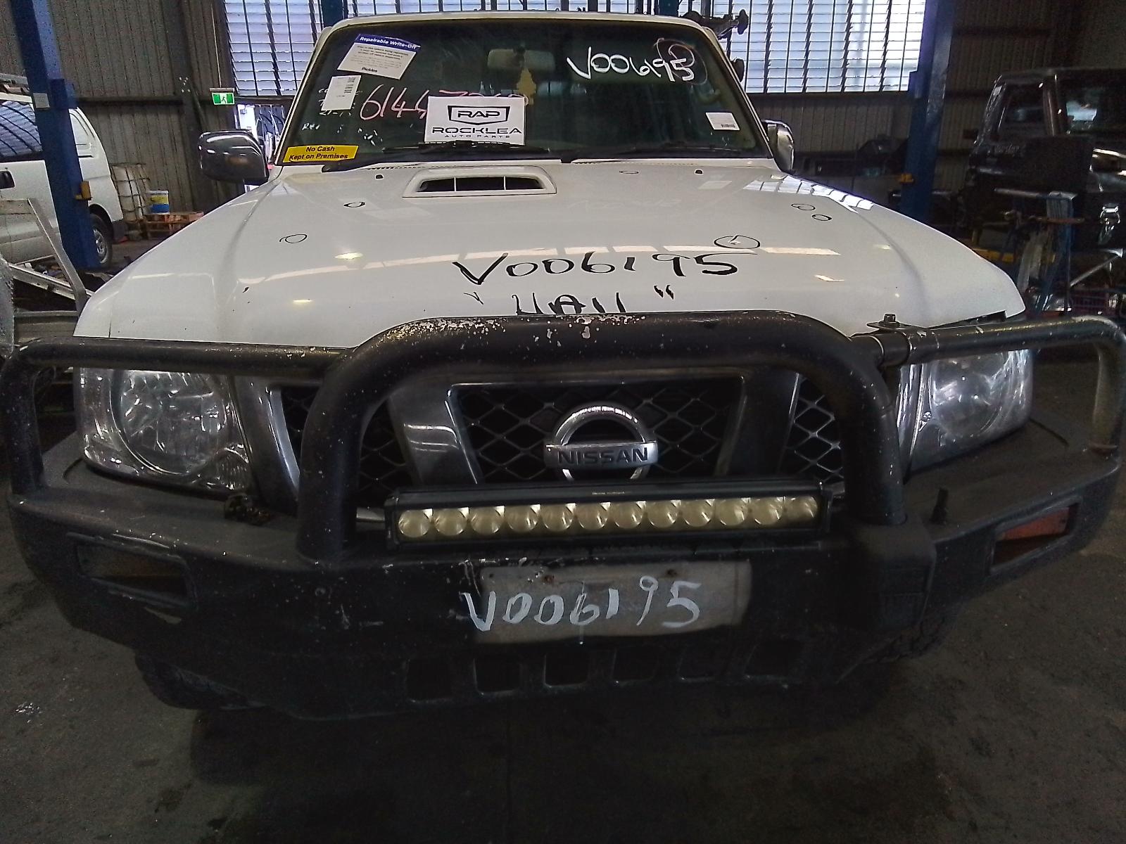 2010 Nissan Patrol Roof Glass/Sunroof/T View Auto part Roof Glass/Sunroof/T Nissan Patrol 2010