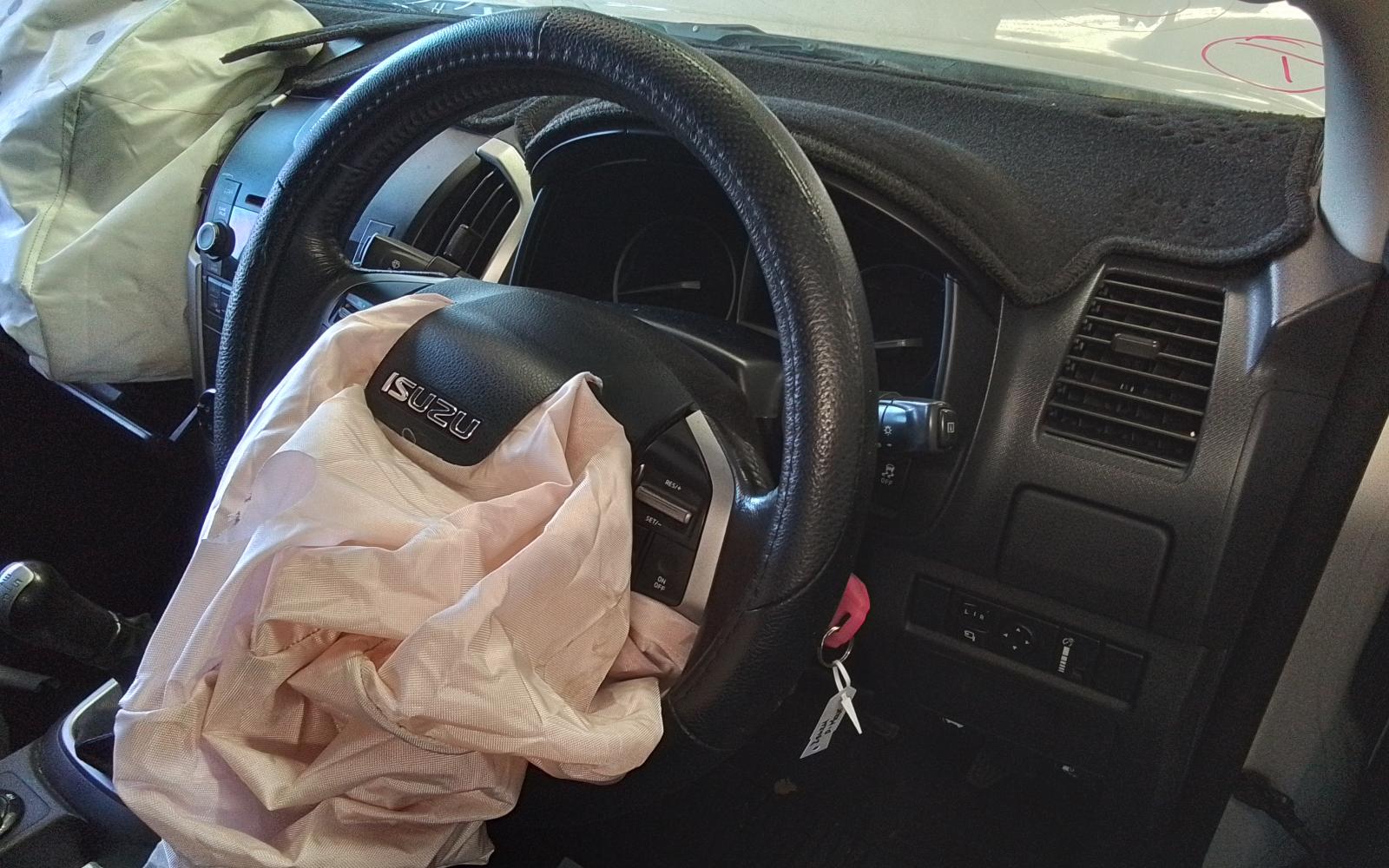 View Auto part Wiper Arm Isuzu Dmax 2013