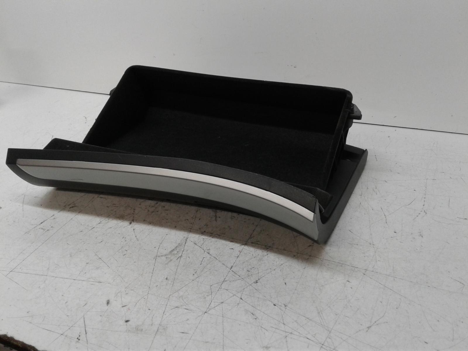 View Auto part Glove Box Subaru Outback 2008