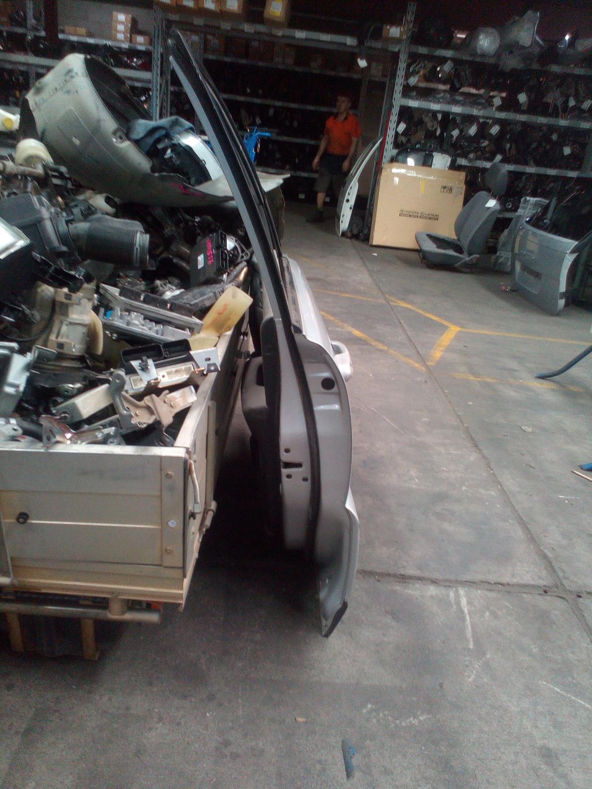 View Auto part Right Front Door Kia Sportage 2007