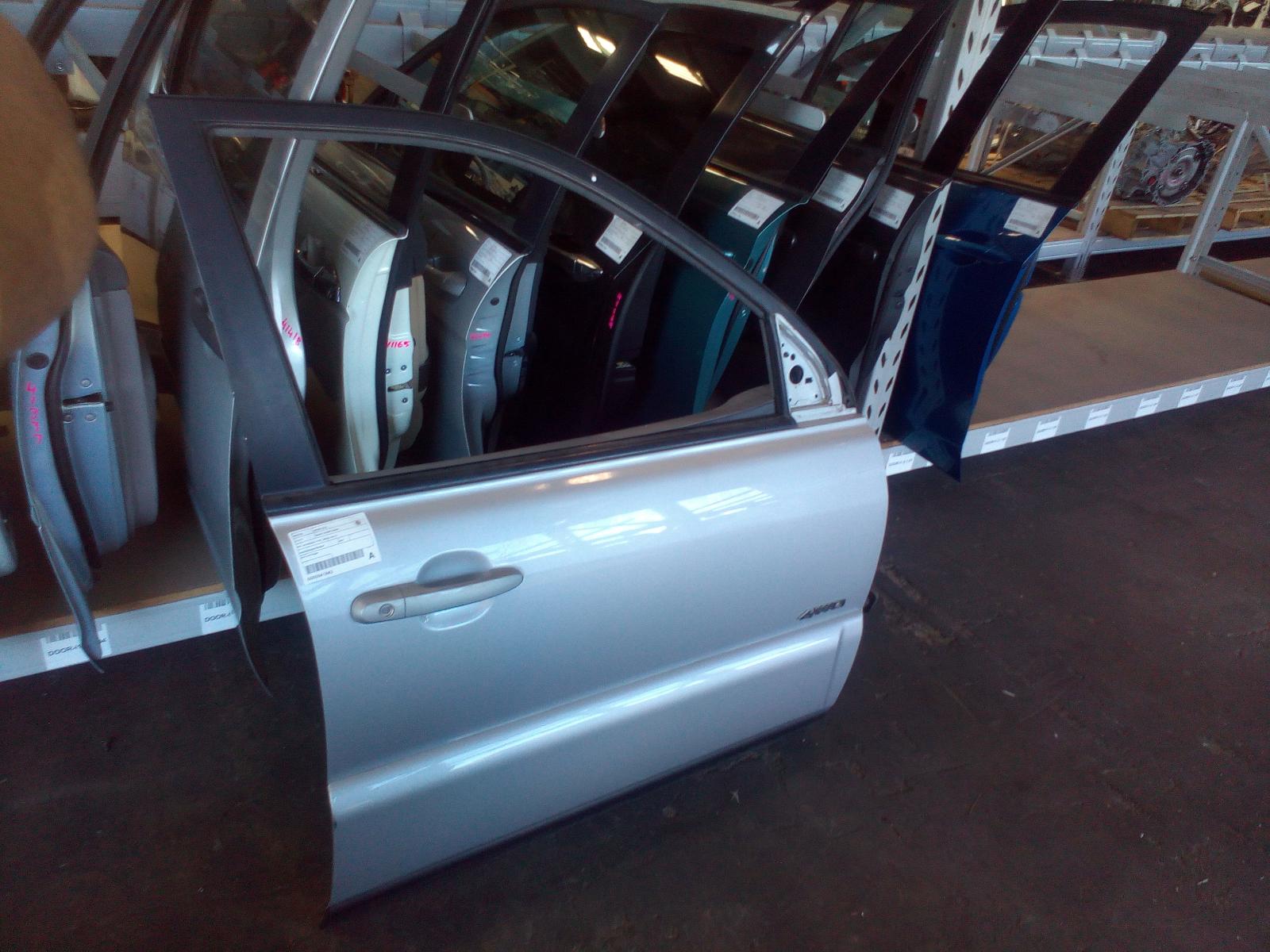 View Auto part Right Front Door Kia Sportage 2007
