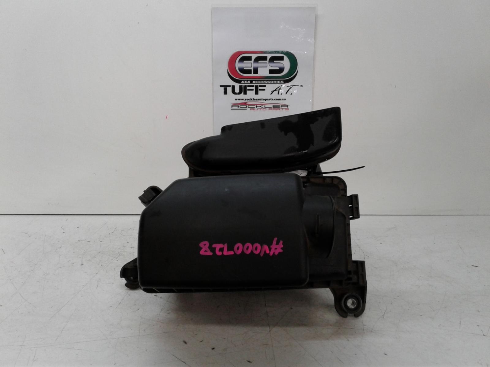 View Auto part Air Cleaner/Box Hyundai I20 2011