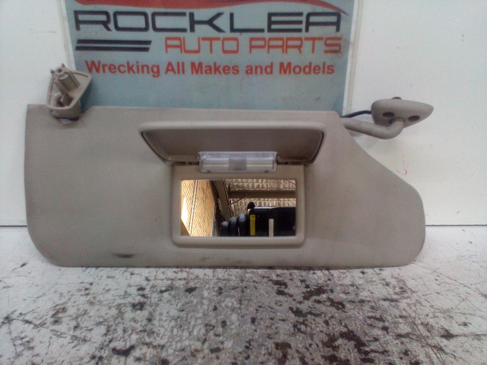 2007 Chrysler 300c Sunvisor View Auto part Sunvisor Chrysler 300c 2007
