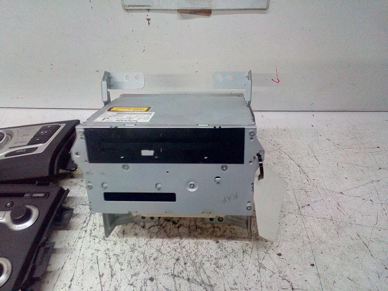View Auto part Radio/Cd/Dvd/Sat/Tv Nissan Murano 2009
