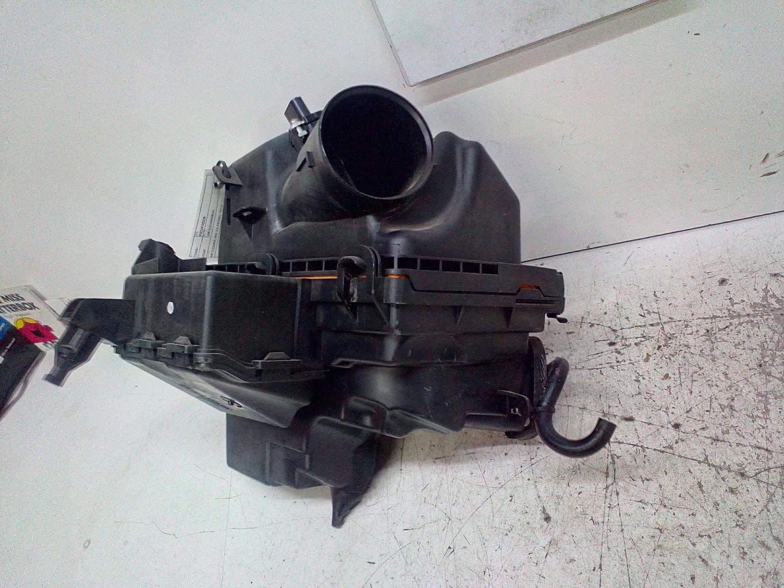 View Auto part Air Cleaner/Box Nissan Pathfinder 2016