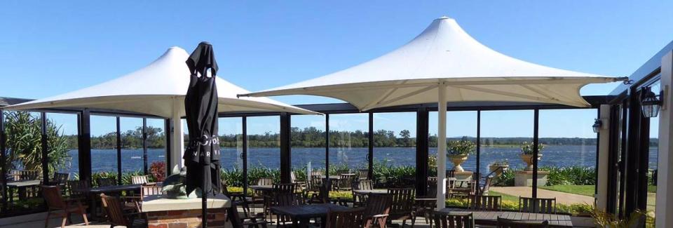 Harrigans Irish Pub & River Lodge