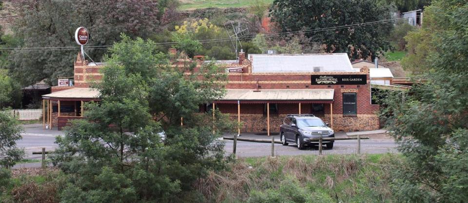 Railway Hotel - Castlemaine