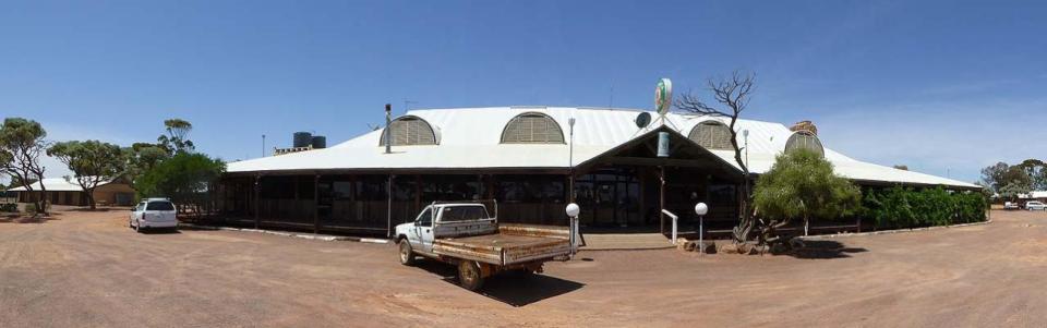 Glendambo Hotel