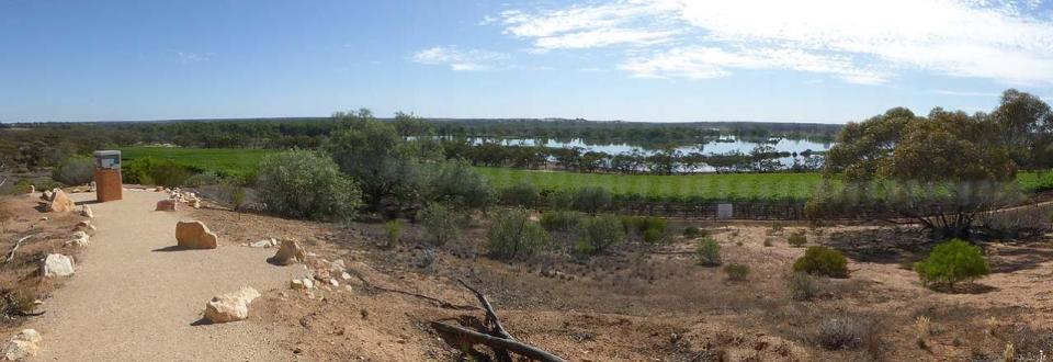Banrock Station Boardwalk Trail