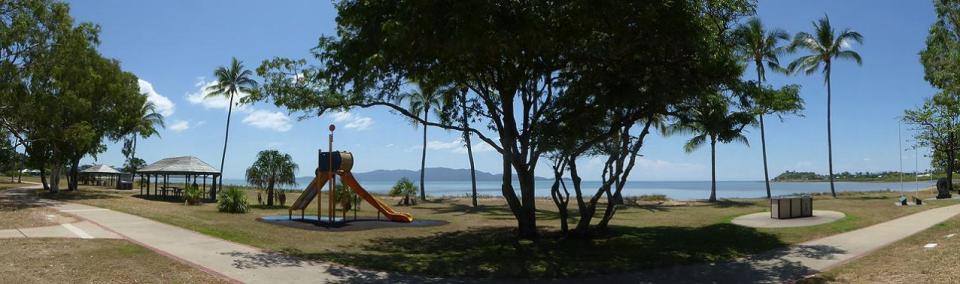 Rowes Bay Beachfront Holiday Park