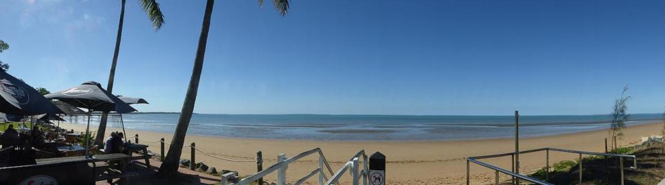 Enzos on the Beach