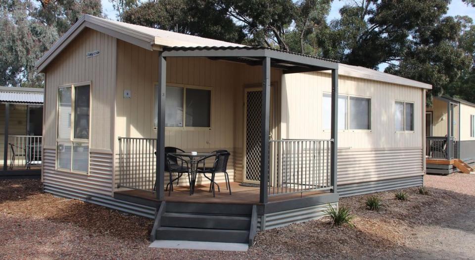 Executive Cabin (4 Berth)