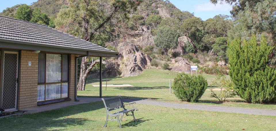 2 Bedroom Brick Apartment (Sleeps 6)