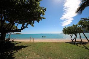 Go to Montes Reef Resort, Hideaway Bay QLD