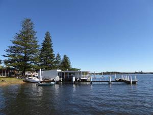 Go to Manning Point, NSW