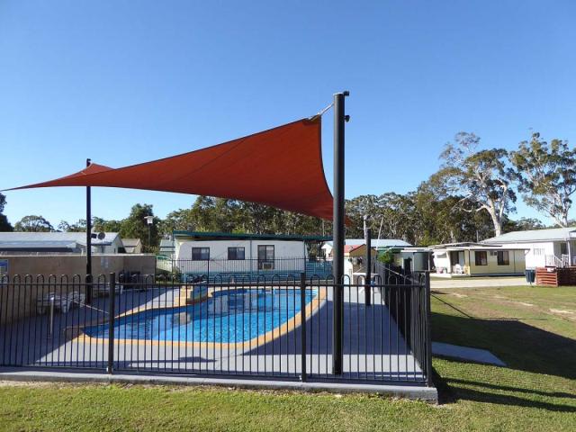 Colonial Holiday Park & Leisure Village