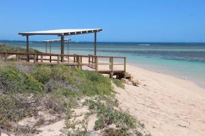 Go to The Aquarium, Point Quobba WA 