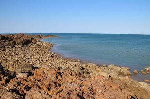 Go to Honeymoon Cove, Point Samson WA 