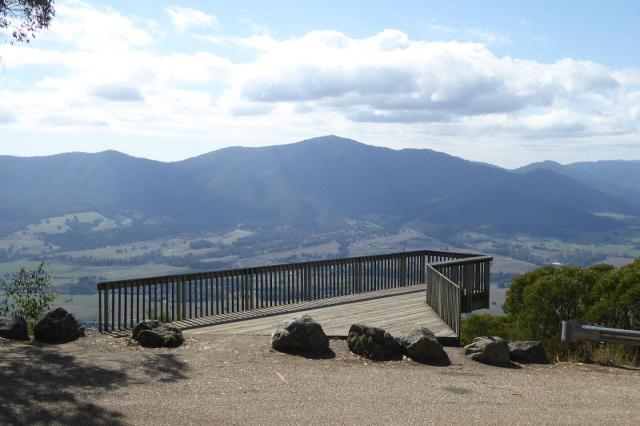 Tawonga Gap Lookout
