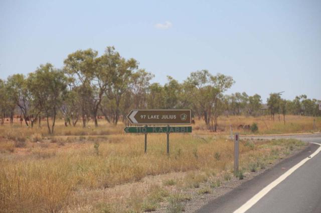 Barkly Hwy to Lake Julius