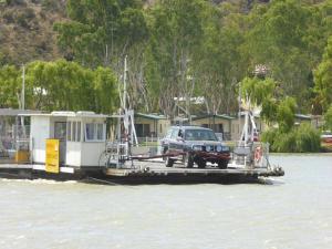 Go to Mannum Ferry, Mannum SA 