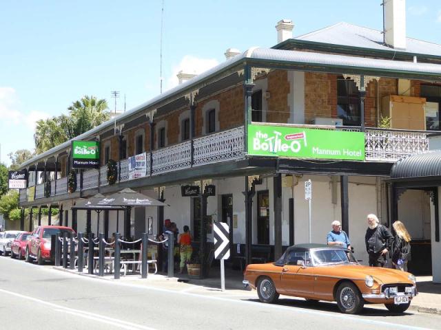 Mannum Hotel