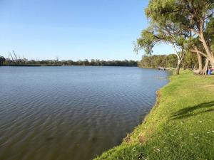 Go to Big4 Renmark Riverfront Holiday Park, Renmark SA 