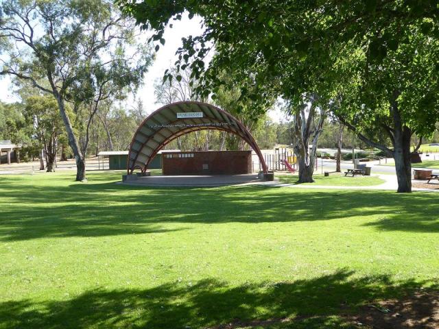 Moama