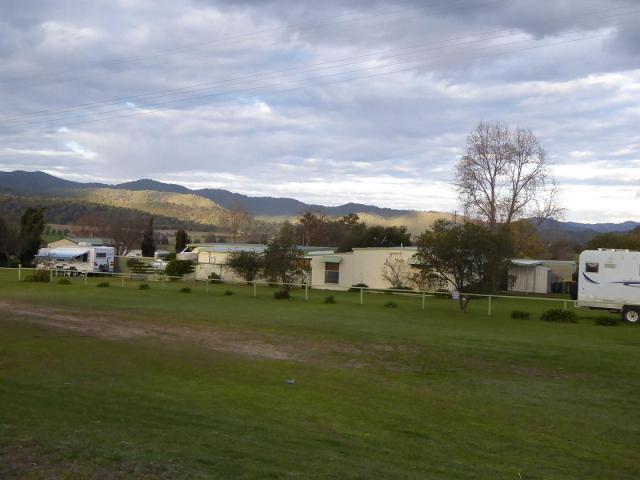 Kootingal Kourt Caravan Park