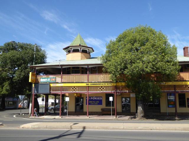 Commonwealth Hotel