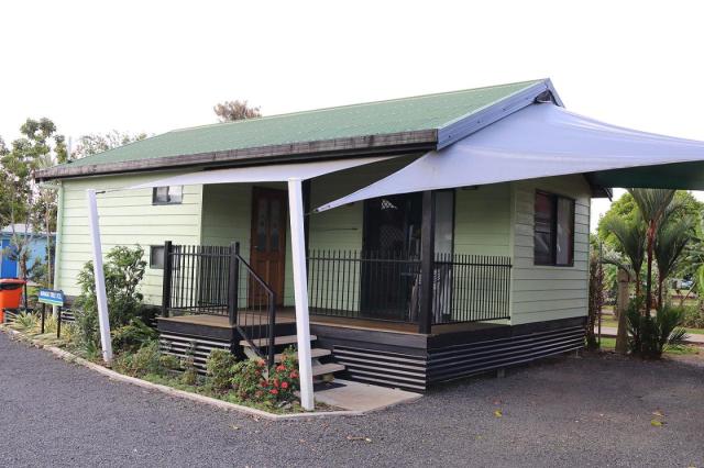 BIG4 Innisfail Mango Tree Tourist Park - Cabins