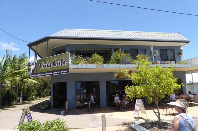 Vivia Cafe - Cardwell