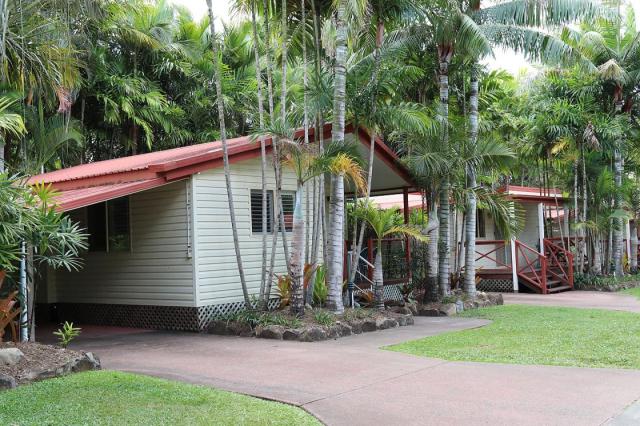 BIG4 Adventure Whitsunday Resort - Deluxe Studio Cabin