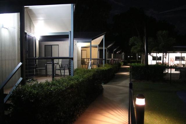 Mackay Blacks Beach Holiday Park - Poolside Family Villa