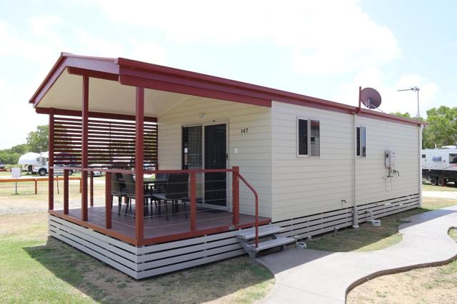 BIG4 Mackay Marine Tourist Park - Baramundi Villa