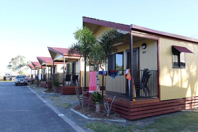 BIG4 Capricorn Palms Holiday Village - Cabins