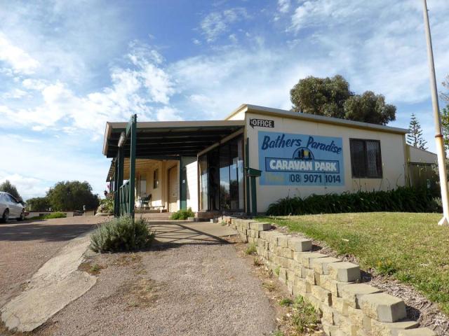 Bathers Paradise Caravan Park