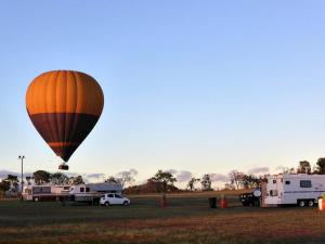 Go to Mareeba Rodeo Ground Camping Area, Mareeba QLD