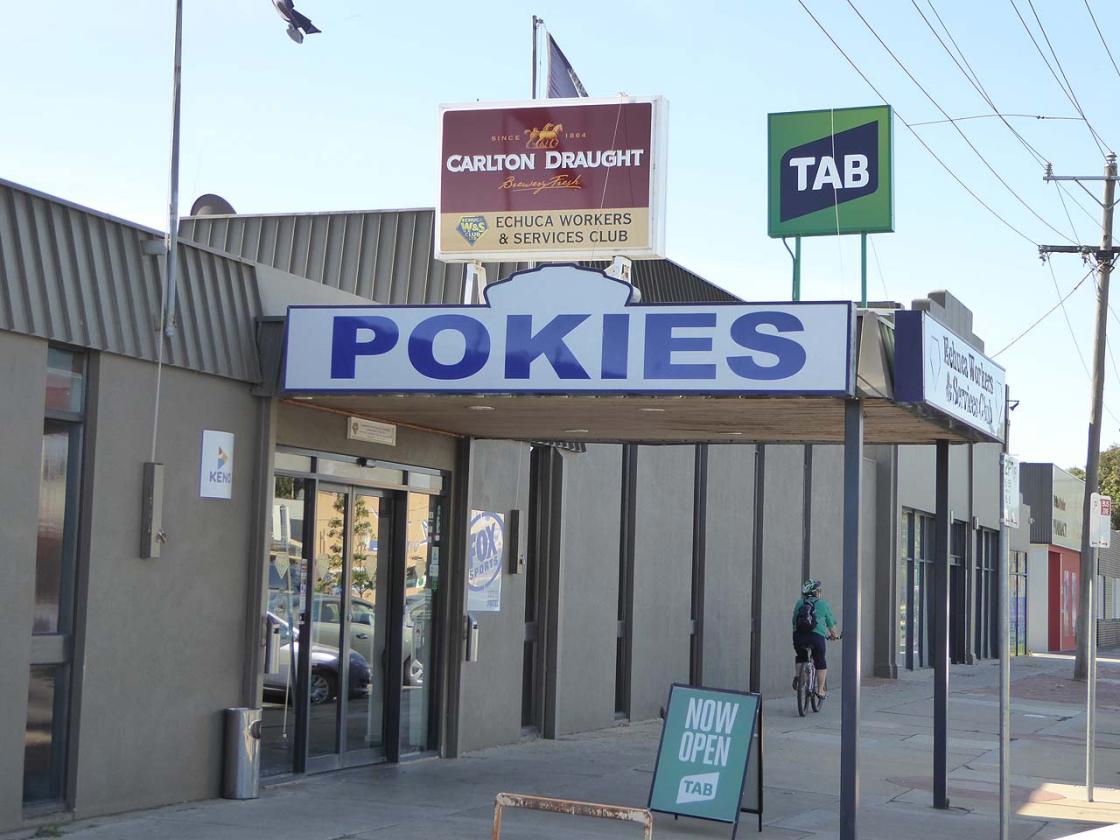 Echuca Workers & Services Club, Echuca reviewed by RvTrips