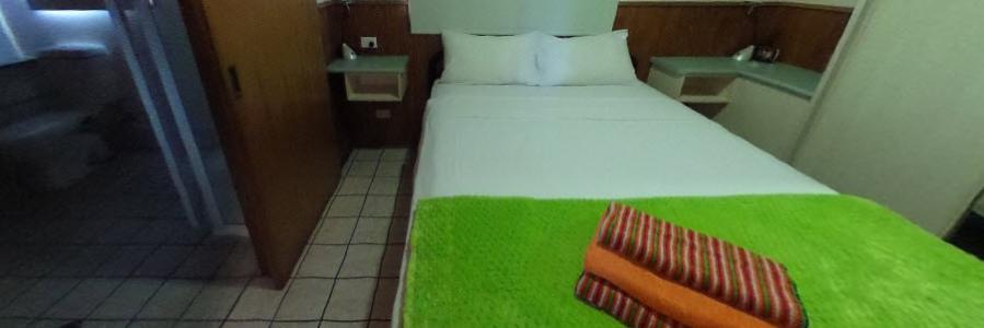 1 Bedroom Cabin - Master Bed