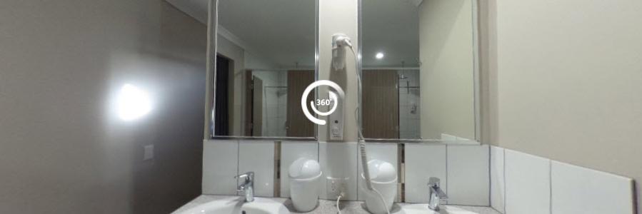 The Lodge - Bathroom