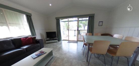 Deluxe 3 bedroom & 2 bathrooms 7 berth