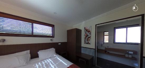 Brand New 3 Bedroom Designer Freshwater Villa