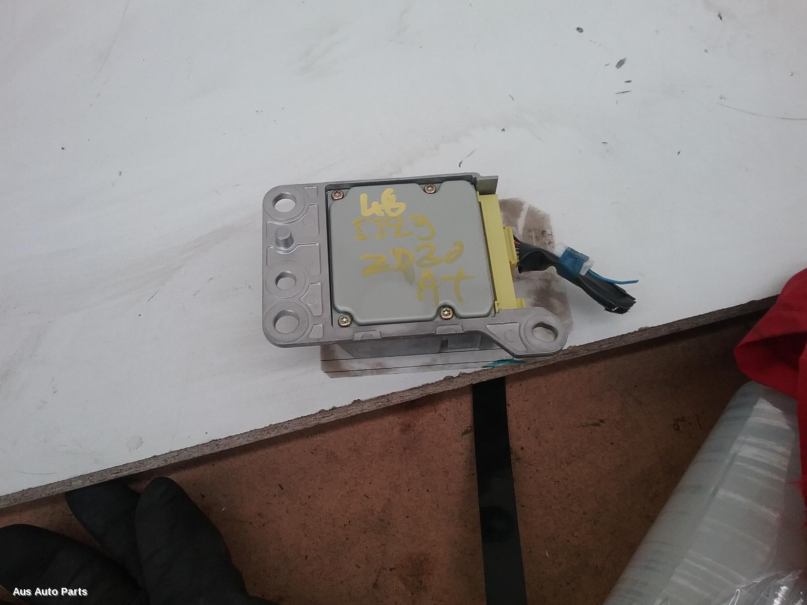 21831, Used airbag module/sensor for 2002 patrol module, dual air bag