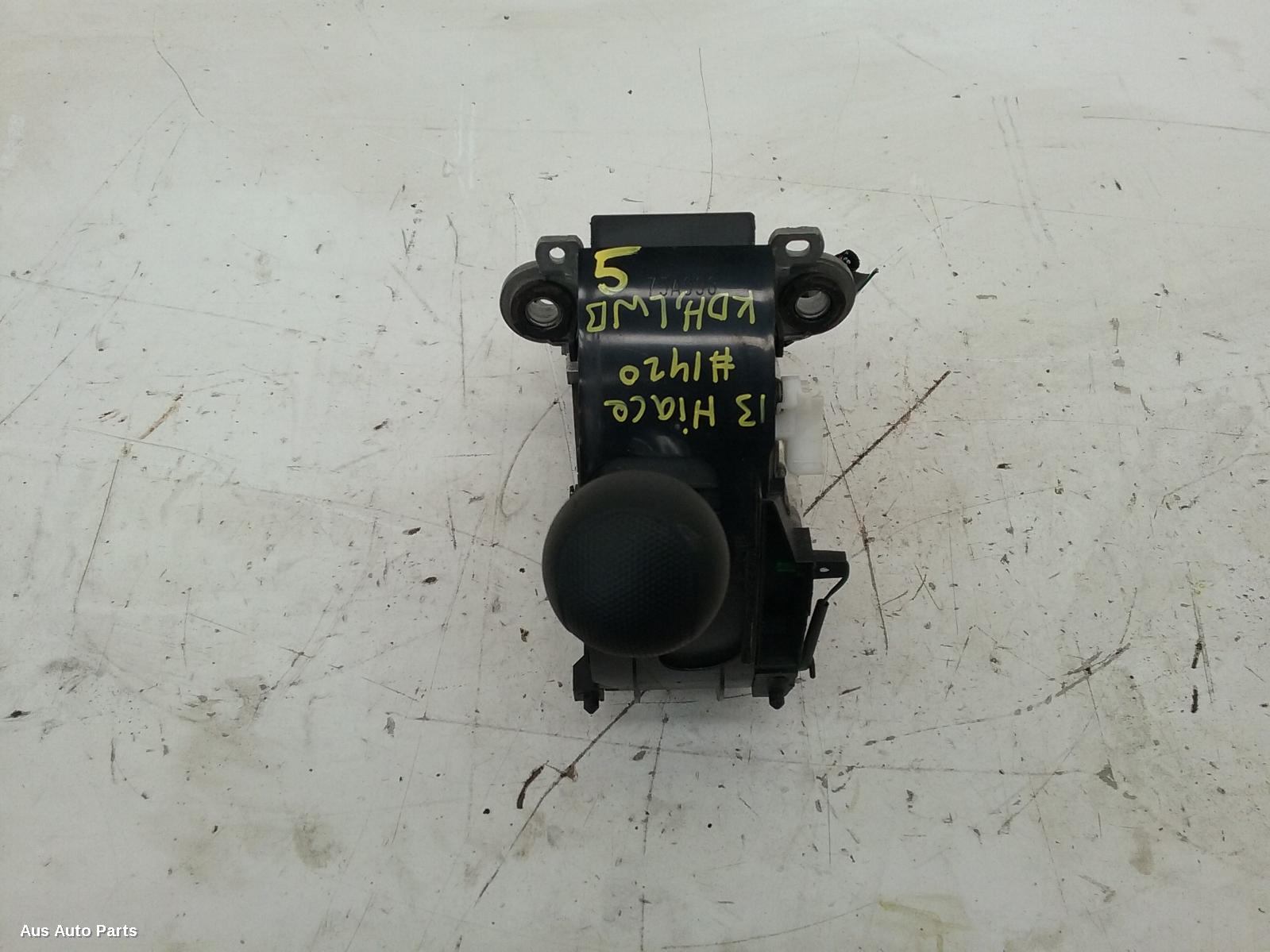 24493, Used gear stick/shifter for 2013 hiace trh/kdh, auto shifter