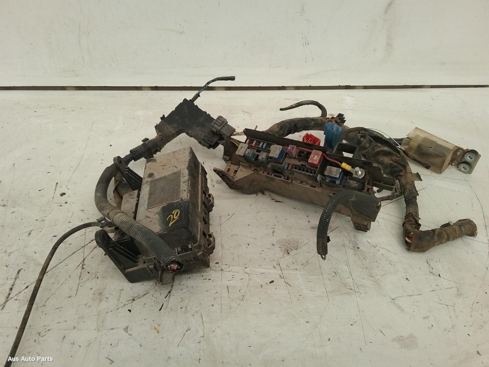 25439, Used fuse box for 2009 patrol engine bay, y61/gu, 12/97